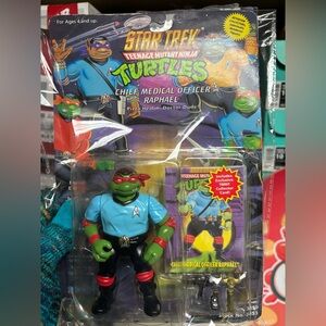 Brand new vintage Raphael tmnt action figure Star Trek series!! 1994